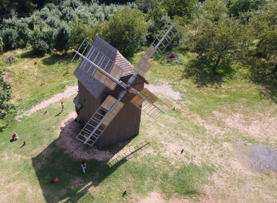 Větrný mlýn v Borovnici