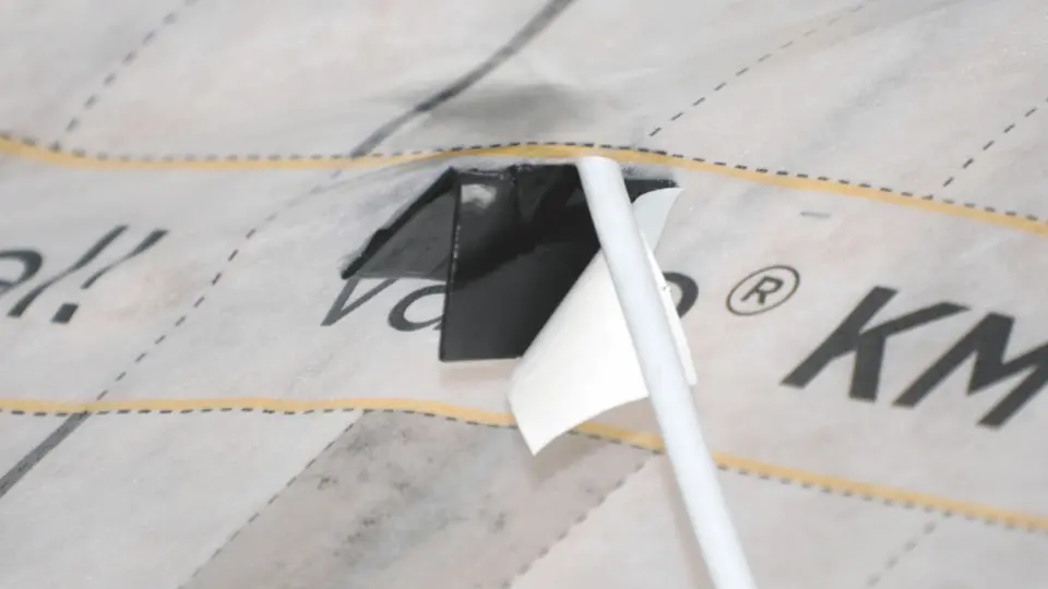 detail utěsnění prostupu v parobrzdě
