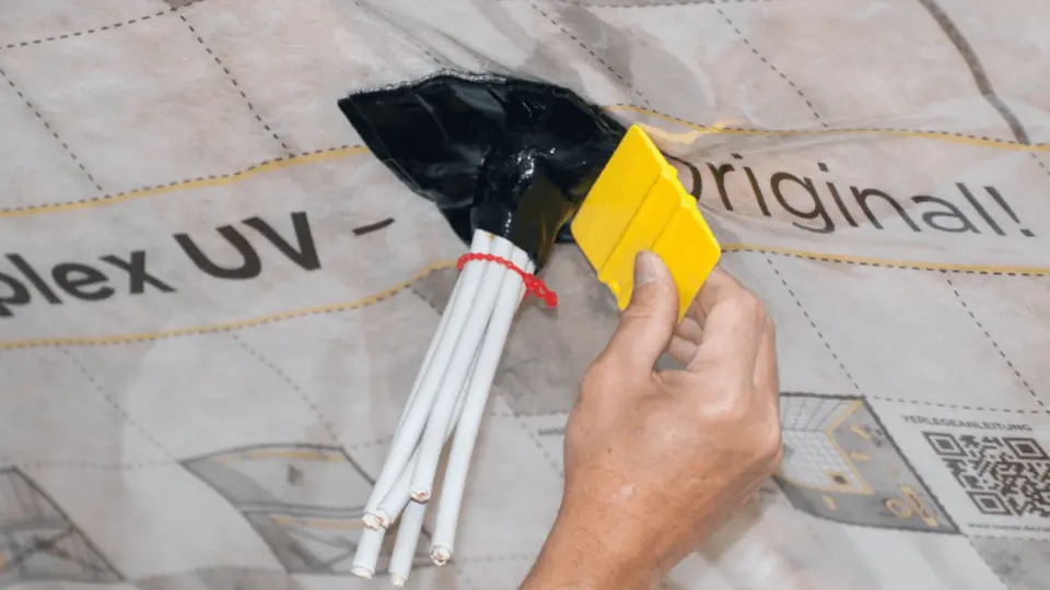 detail utěsnění prostupu v parobrzdě